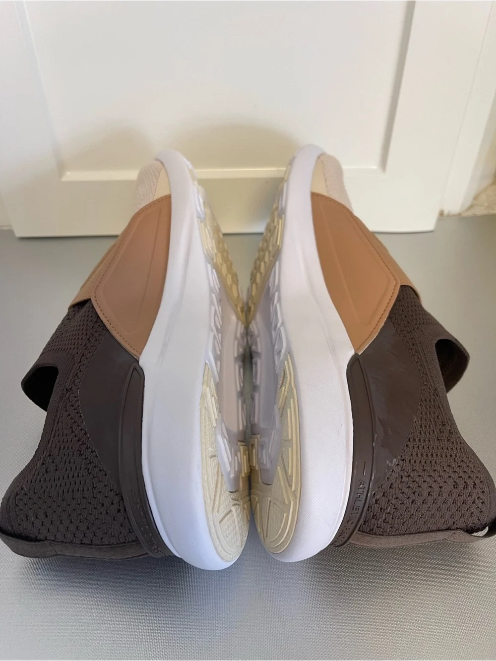 APL TechLoom Slip-On Mesh Sneakers - Brown/Tan/Beige Sz 11 Worn Once